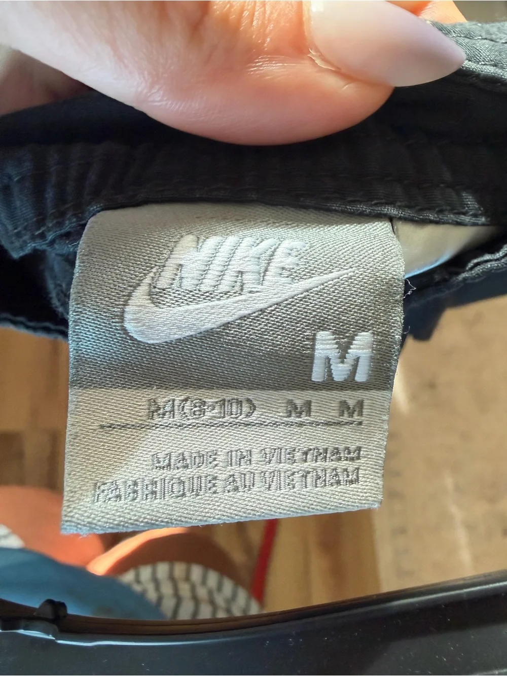 Nike Men’s Black Cargo Shorts Size Medium Drawstring Casual Utility Logo